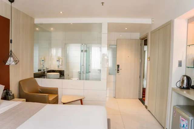 Superior, Queen Bed, No Window، Holiday One Hotel 5/6