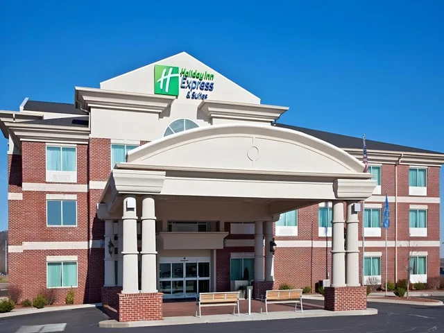 جناح بسرير كينج بمنطقة جلوس، Holiday Inn Express & Suites Louisville South-Hillview, an IHG Hotel 1/1