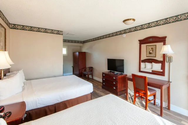 غرفة قياسية بسريرين كوين، Studio City Court Yard Hotel 2/4