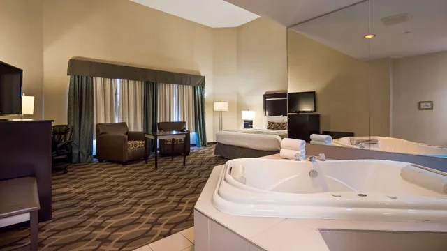 جناح بسرير كينج، Best Western Plus Travel Hotel Toronto Airport 5/5
