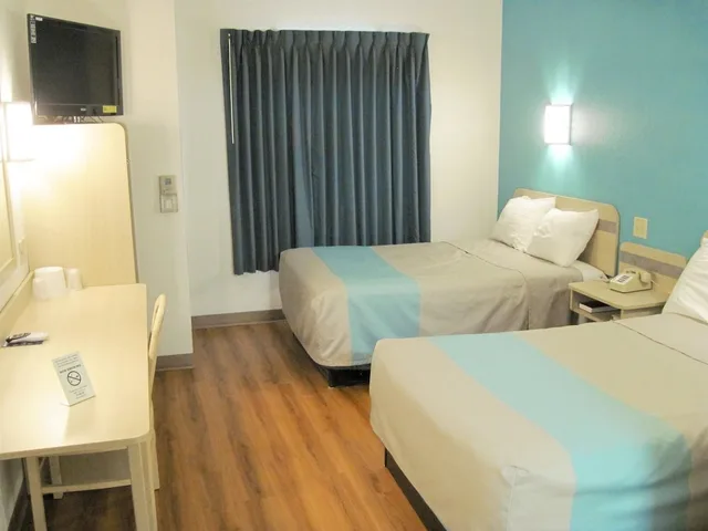 غرفة قياسية بسريرين مزدوجين للمدخنين، Motel6 Avoca, IA 4/6