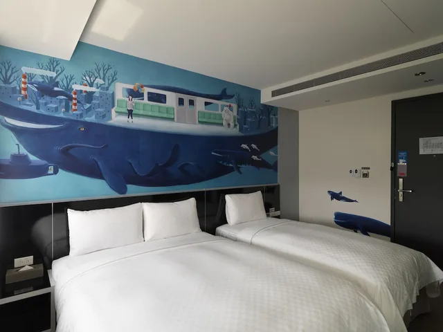 غرفة ديلوكس ثلاثية بسرير مزدوج وسرير فردي بإطلالة على المدينة بحوض استحمام، CityInn Hotel Plus Taichung Station Branch 2/10