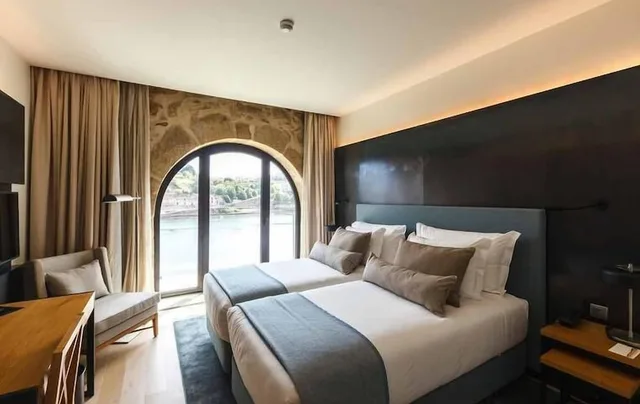 غرفة ديلوكس بسريرين منفصلين، NEYA Porto Hotel 1/3