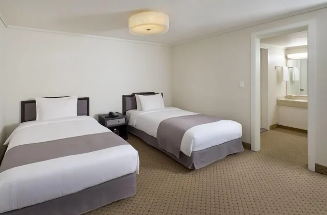 غرفة رباعية بسرير كينج وسريرين منفصلين، President Hotel Seoul 8/10