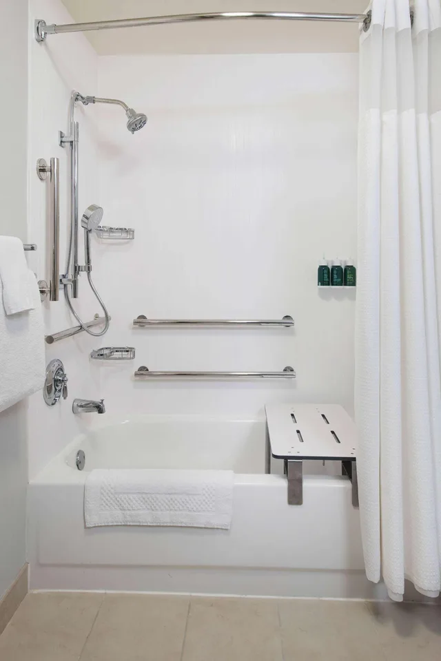 غرفة ديلوكس بسرير كينج بحوض استحمام لذوي الإعاقة، Sonesta Select Detroit Auburn Hills (Ex Courtyard By Marriott Detroit Auburn Hills) 4/4