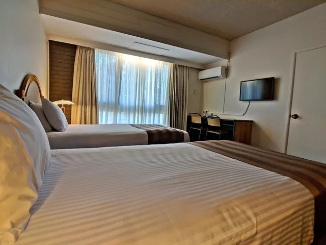 غرفة قياسية بسريرين منفصلين، Quality Inn Dubbo International 1/3