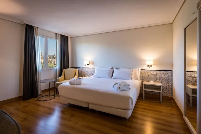 غرفة سوبيريور بسريرين منفصلين بإطلالة على المدينة، Hesperia Cordoba 4/10