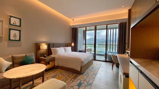 Standard, King Bed, Lake View, Holiday Inn Resort Maoshan Hot-Spring 8/10