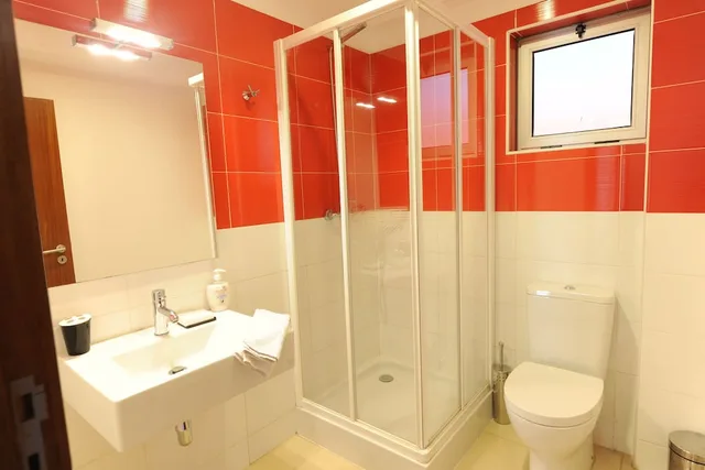 غرفة اقتصادية ثلاثية بسريرين منفصلين مع أريكة، Inn Luanda Boutique Hotel 2/3
