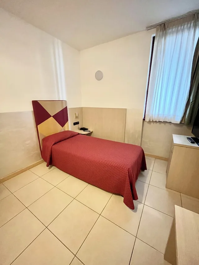 غرفة اقتصادية بسرير فردي، Hotel Lovere Resort And Spa 1/1