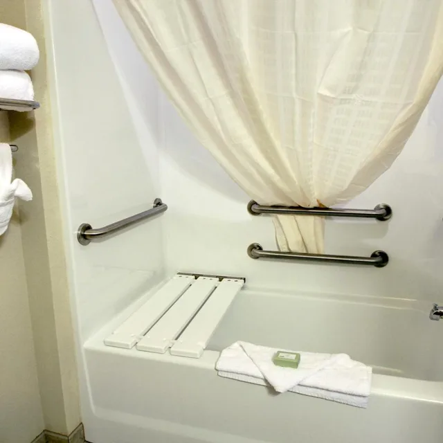 غرفة بسرير كوين لذوي الإعاقة، Cobblestone Hotel Suites Waynesboro Pa 7/7
