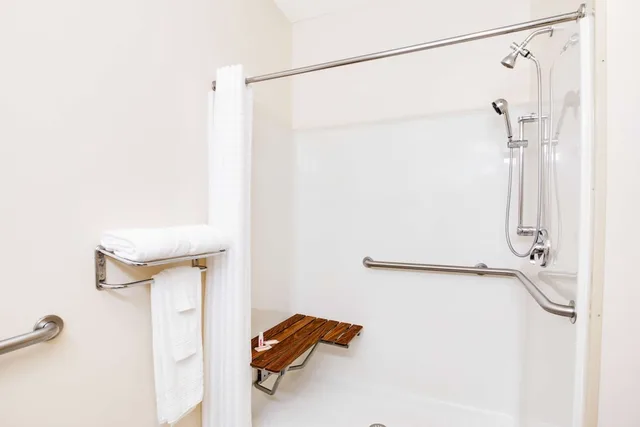 غرفة قياسية بسرير كوين لذوي الإعاقة، SureStay Hotel by Best Western Christiansburg Blacksburg 5/5