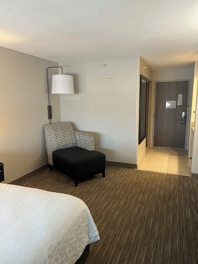 غرفة قياسية بسرير كينج، Holiday Inn Express Hotel Suites Beatrice 4/10