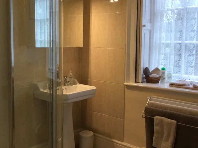 Green, Classic, Double or Twin Bed, Garden View، Marshwood Farm B&B And Shepherds Hut 2/2