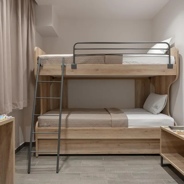 Family Suite, Piraeus City Hotel 5/6