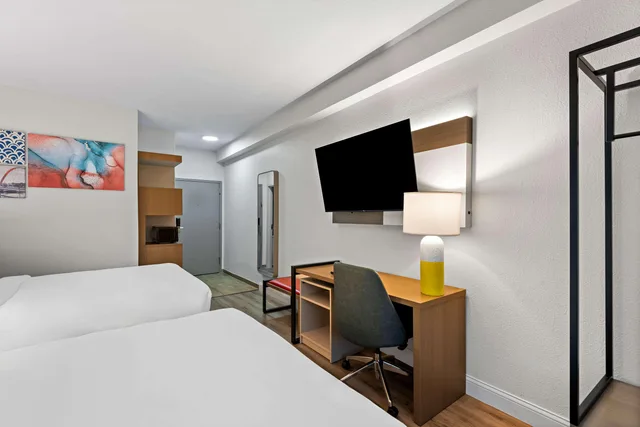 غرفة رباعية بسرير كوين، Comfort Inn & Suites Mason City - Clear Lake 4/6