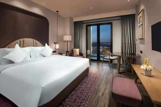 غرفة بريميوم بسرير كينج مع دخول الصالة، Crowne Plaza Qingdaoorientalmoviemetropolis 3/10