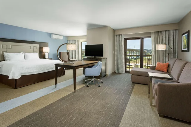 Studio, Suite, King Bed, River View, Balcony, Hampton Inn & Suites Napa 2/4