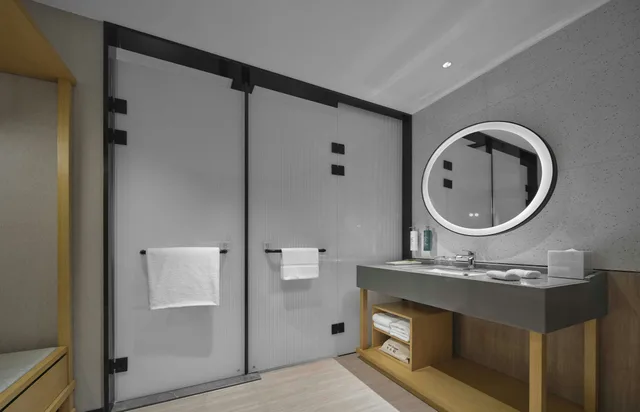 Guest Room, King Bed, Sofa, Hilton Garden Inn Xingtai Xiangdu District 2/2