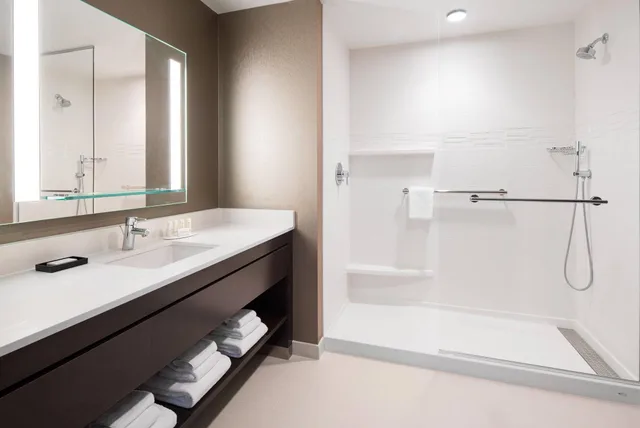 جناح تنفيذي بإطلالة على المدينة بغرفة نوم واحدة، RESIDENCE INN SEATTLE DOWNTOWN/CONVENTION CENTER 2/4