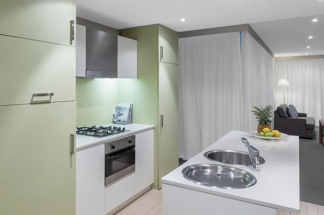 شقة بسرير كوين بغرفتي نوم، Oaks Glenelg Liberty Suites 3/3
