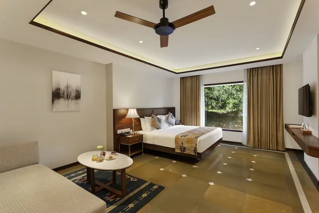 Premium, King Bed, CORBETT RIVERVIEW RETREAT 2/3