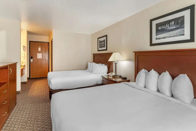 غرفة قياسية بسريرين كوين، Quality Inn & Suites Steamboat Springs 1/3