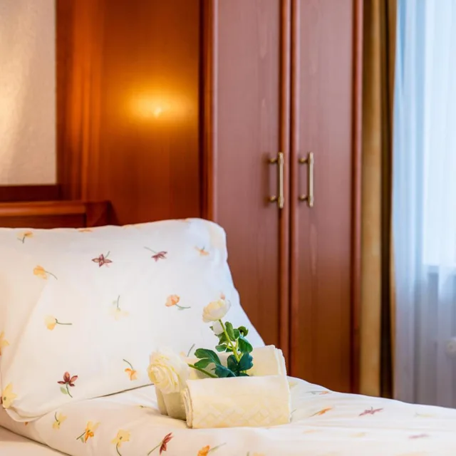 غرفة قياسية بسرير مزدوج، Kristall Saphir Hotel 4/5
