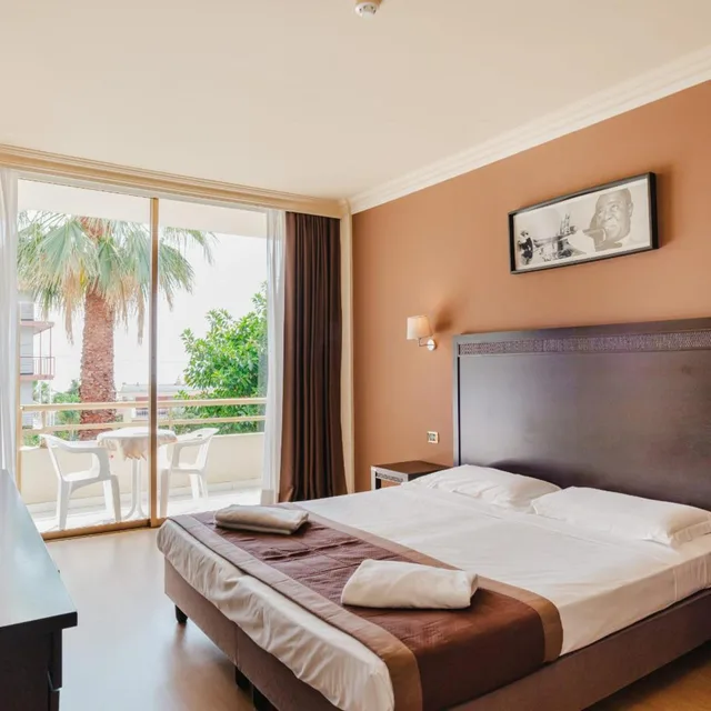 غرفة سوبيريور بسرير مزدوج أو سريرين منفصلين بإطلالة على الحديقة، Nyala Suite Hotel 1/3