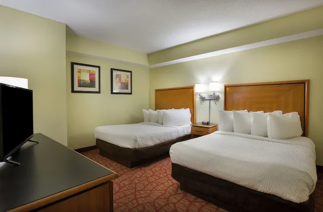2 Bedrooms, Condo, 2 Double Beds, King Bed, Ocean Front, Sofa، Bay View Resort Hotel 3/7