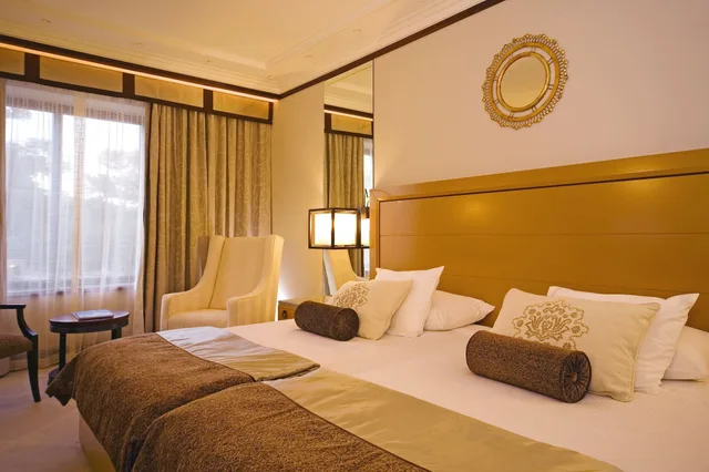 Grand, Superior, Double Bed, Grande Real Villa Italia Hotel and Spa 2/5
