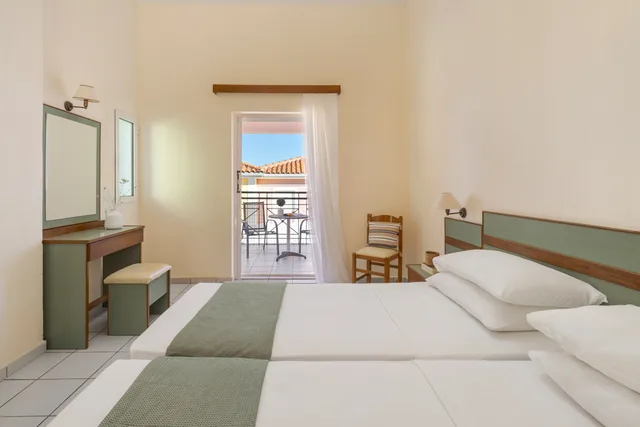 Room, Double or Twin Bed, Lateral Side Sea View، Porto Skala Hotel Village 1/6
