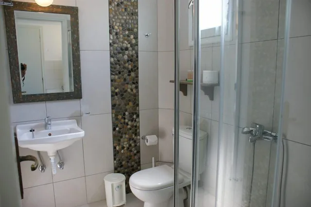 غرفة بسرير مزدوج بمطبخ صغير، Annita S Village 6/7