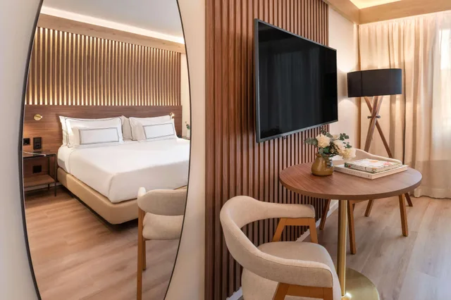 Connecting, the Level، Melia Granada 5/10