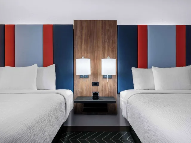 Room, 2 Queen Beds, La Quinta Inn and Suites by Wyndham Chelsea 1/5