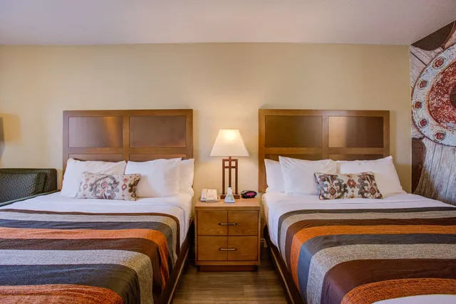 غرفة بسريرين كوين، Best Western Sandman Hotel 1/4