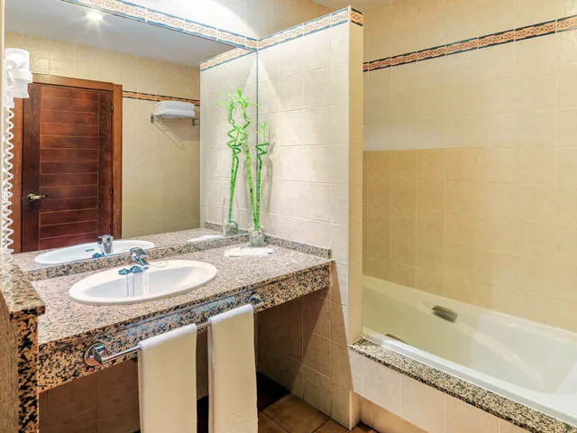 غرفة عائلية بسرير كينج، Occidental Jandia Playa 7/7