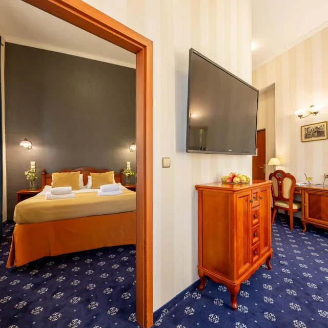 جناح، Hotel Europejski 6/9