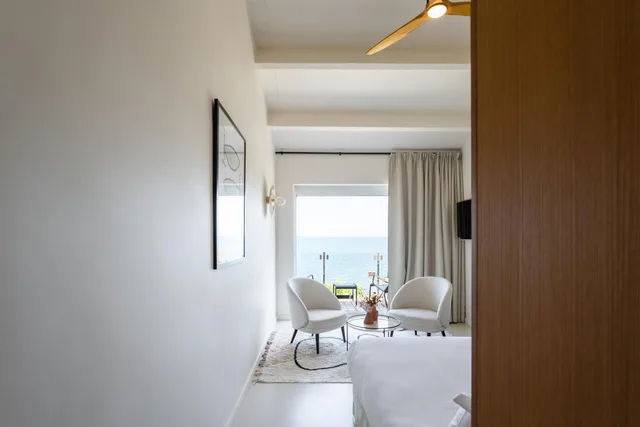 غرفة سوبيريور بإطلالة على البحر بشرفة، Les Elmes Hotel Spa 8/8