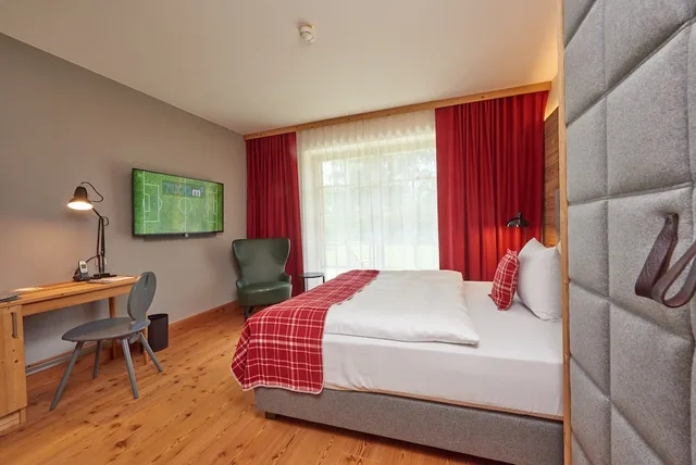 Comfort, Queen Bed, Golf Resort Achental 1/9