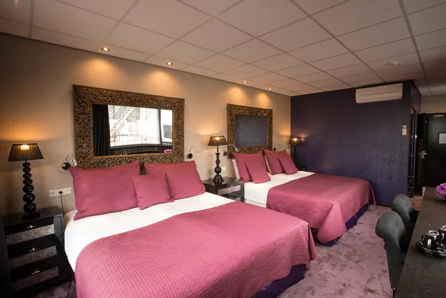 غرفة رباعية بحوض استحمام، HAMPSHIRE BOUTIQUE HOTEL SEBASTIANS 2/5