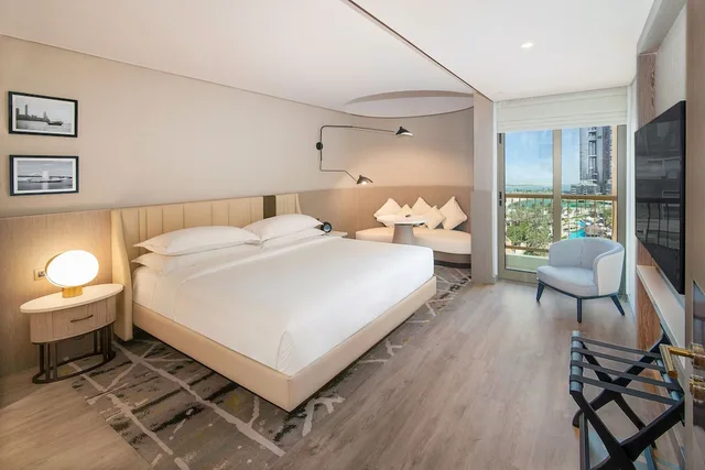 Classic, King Bed, Resort View, Balcony، Sheraton Abu Dhabi Hotel & Resort 1/5