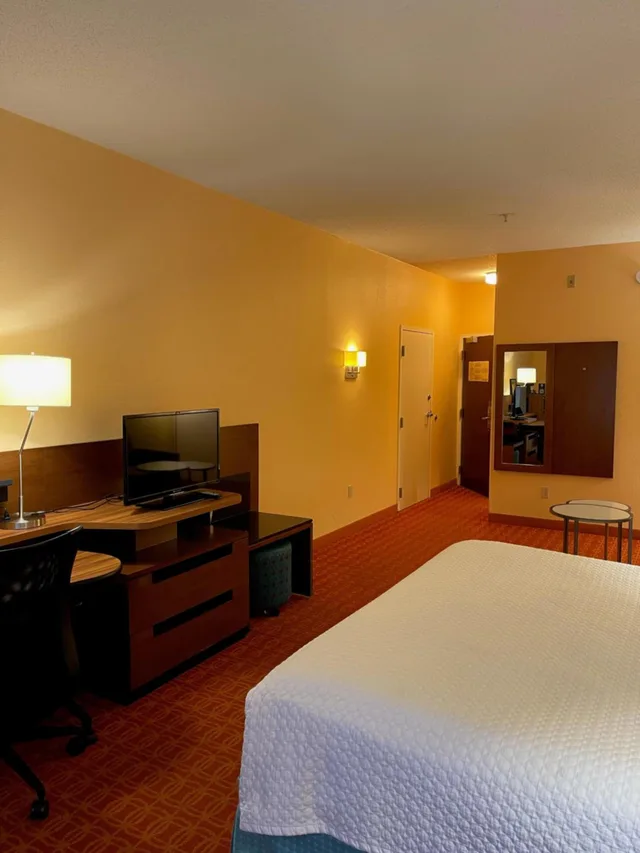 جناح استوديو بسرير كينج مع أريكة، Baymont by Wyndham Chambersburg 2/5