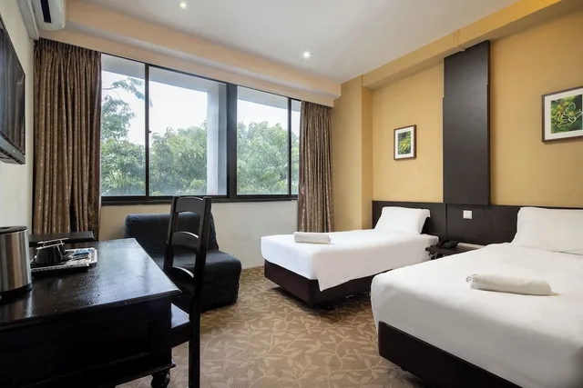 Room, Triple, 3 Beds, City View, The Quay Hotel Little India 5/10
