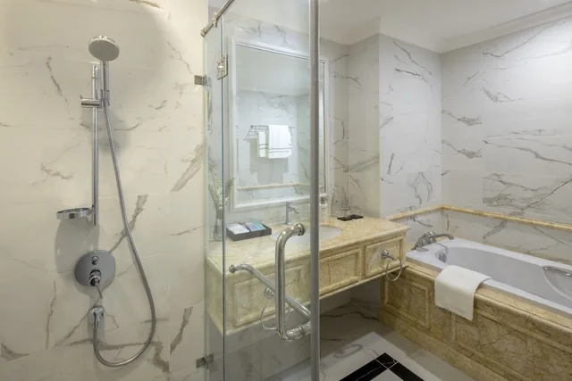 غرفة بريميوم بسرير كينج، Melia Vinpearl Phu Ly 4/4