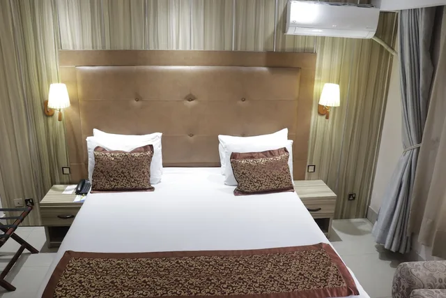 غرفة بريميوم بسرير كينج، GOLDEN TULIP PORT HARCOURT 4/5