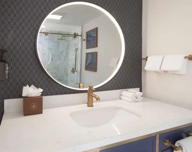 استوديو ديلوكس بسرير كينج، Hotel Royer Urbana Champaign, Tapestry Collection by Hilton 4/4