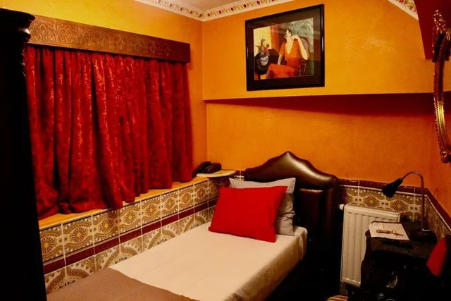 غرفة مفردة، Hotel Mozart 2/5