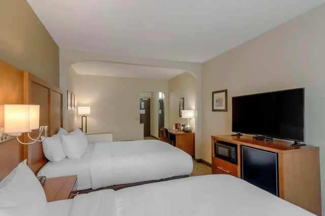 جناح بسريرين كوين، Comfort Suites Columbus State University Area 1/3