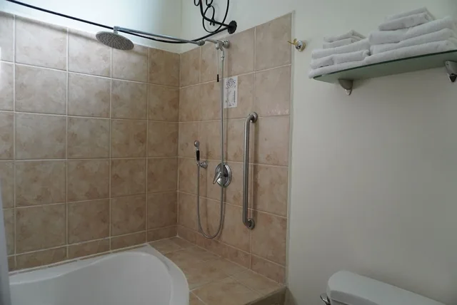 جناح شهر العسل بسرير كينج بحوض جاكوزي، Hacienda Los Laureles 9/10
